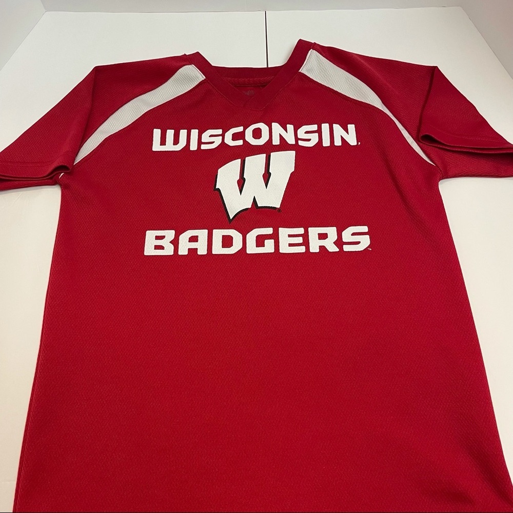 Wisconsin Badgers Child, Size Large, 14-16, Short Sleeve, V-Neck Red Jersey